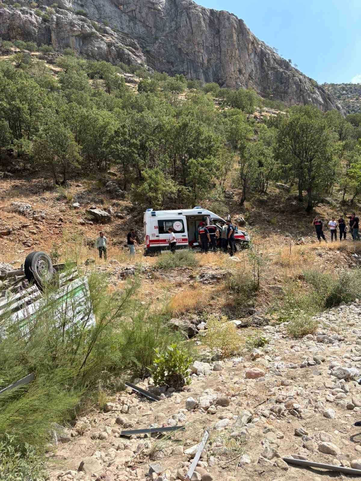 sehit-babasi-trafik-kazasinda-hayatini-kaybetti