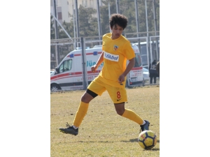 Ahmet Zekkeriya Kartal 5 Yıllık Sözleşme İmzaladı