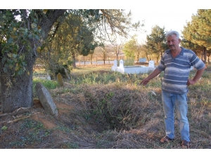 Mezarlıktaki Define Kazısı 2 Yıl Önce Yapılmış