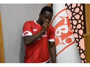 Balıkesirspor, Mahatma Otoo İle Sözleşme İmzaladı