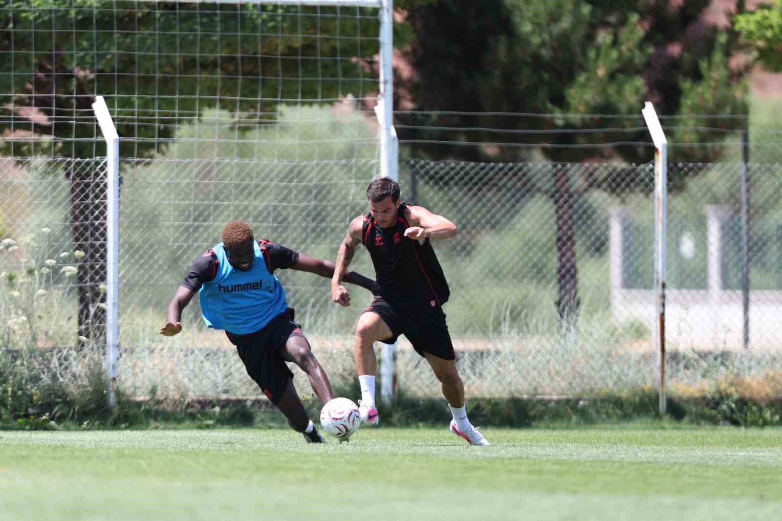 sivasspor-da-yeni-sezon-hazirliklari-suruyor