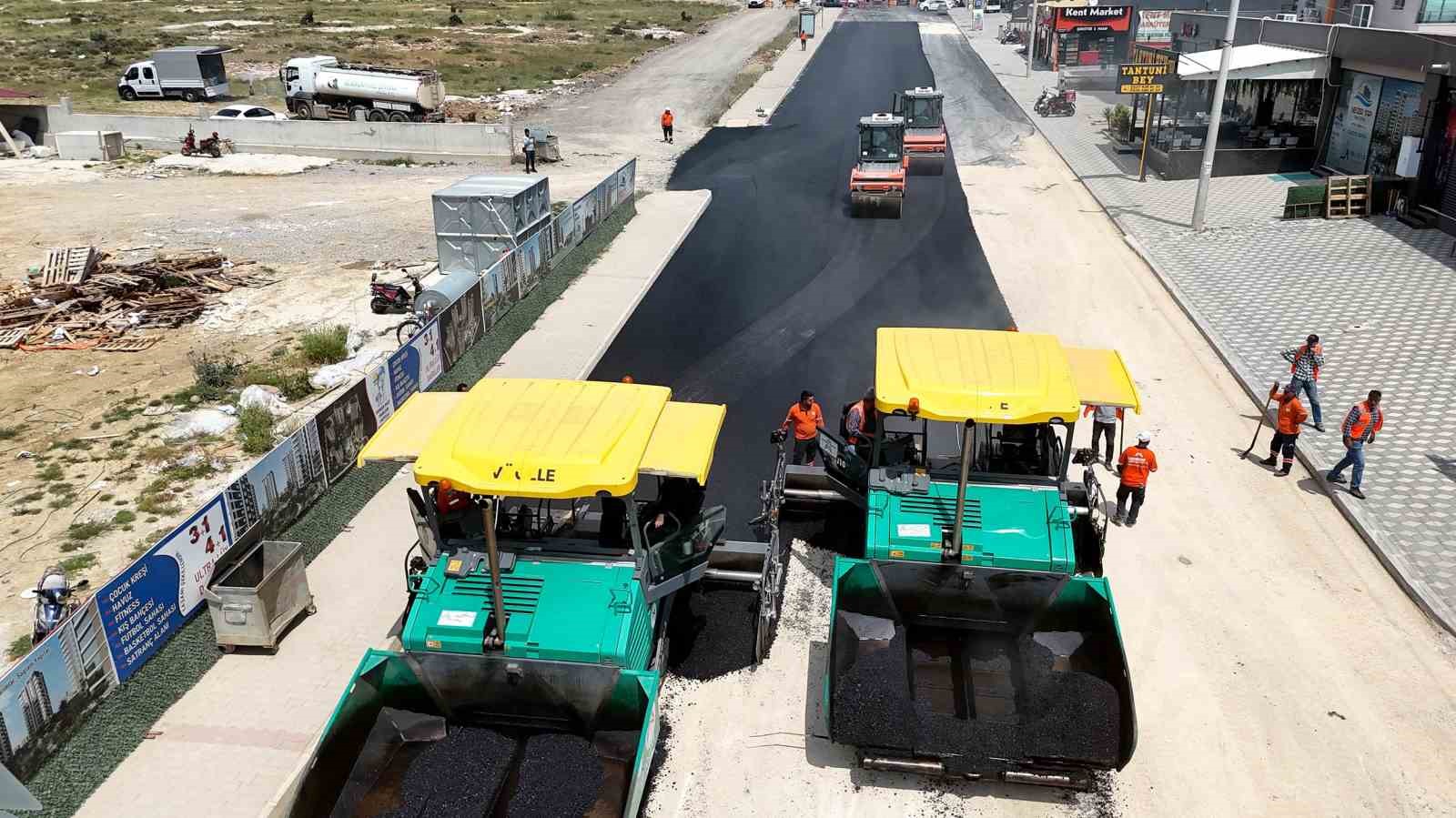 mersin-de-bozulan-yollar-sicak-asfaltla-yenilendi