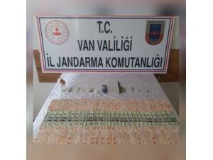 Jandarma Özalp İlçesinde Sahte 2 Bin 600 Dolar Ele Geçirdi
