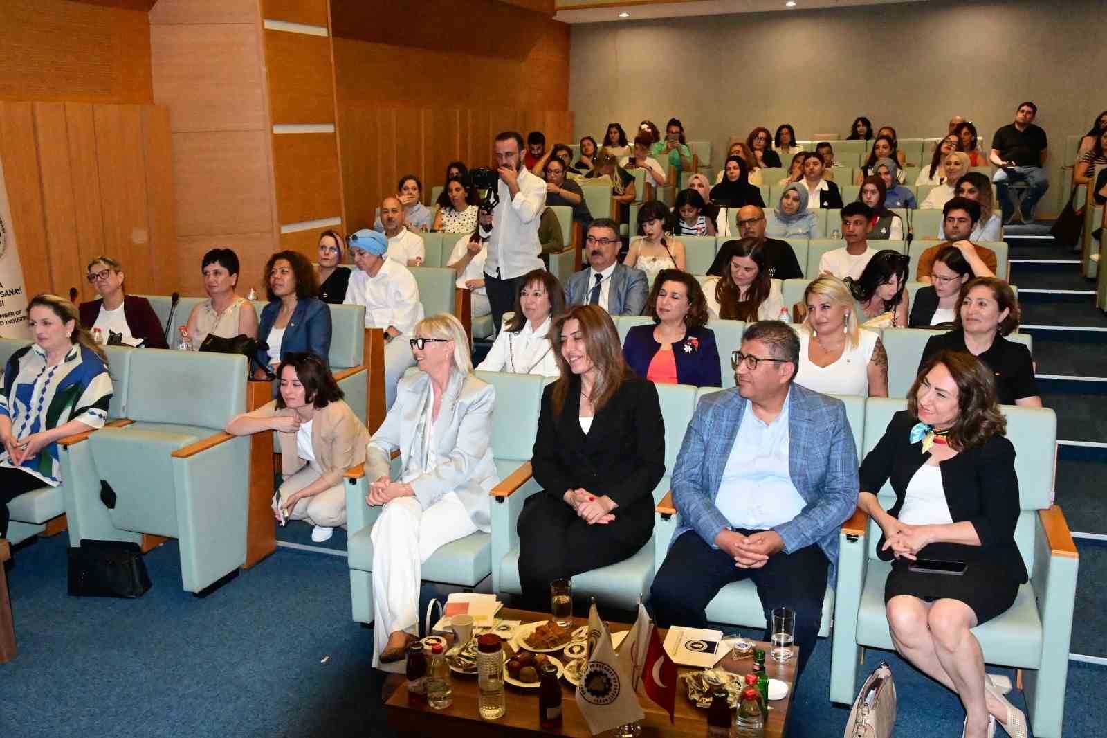 manisa-da-sanayide-kadin-eli-projesi-meyvelerini-vermeye-basladi