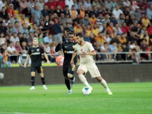 Süper Lig: İstikbal Mobilya Kayserispor: 1 - Galatasaray: 0 (İlk Yarı)