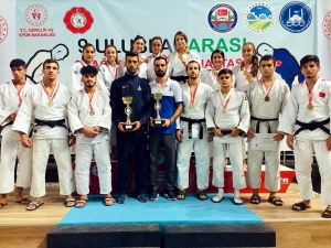 Judoda Zirve İzmir Büyükşehir Belediyesi’nin