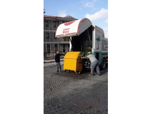 Söğüt’te Çöp Konteynırları Yıkanarak Temizleniyor