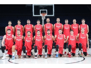 12 Dev Adam, Dünya Kupası’nda Sahne Alıyor