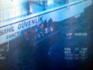 Kuşadası’nda 33 Kaçak Göçmen Yakalandı