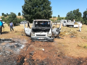 Selendi’de Kuru Tütün Yüklü Kamyonet Yandı