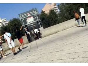 Fransa’da Bıçaklı Saldırı: 1 Ölü, 9 Yaralı