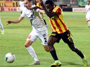Süper Lig: Göztepe: 0 - Yukatel Denizlispor: 0 (İlk Yarı)