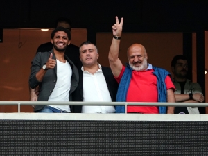 Yeni Transfer Mohamed Elneny Maçı Locada İzledi