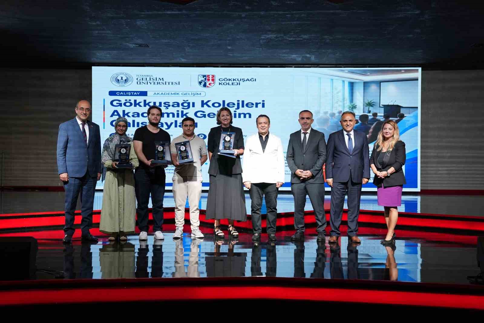 ogretmenler-yeni-doneme-akademik-calistay-ile-hazirlandi