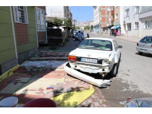 15 Yaşındaki Sürücü Ortalığı Birbirine Kattı: 1 Yaralı