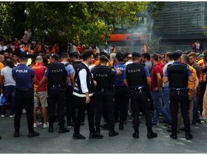 Galatasaray Taraftarı Falcao’yu Bekliyor