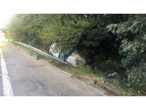 Emniyet Şeridinde Duran Araca Arkadan Çarptı: 1 Ölü, 9 Yaralı