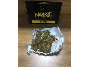 Şüpheli Otomobilden Uyuşturucu Çıktı