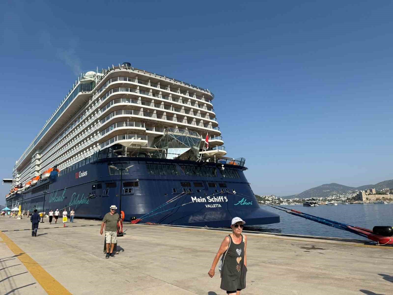 bodrum-a-2-bin-746-yolcuyla-geldi