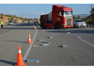 Sivas’ta Tırlar Kafa Kafaya Çarpıştı: 2 Ağır Yaralı