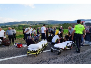 Kastamonu’da Yolcu Minibüsü İle Kamyonet Çarpıştı: 1 Ölü, 16 Yaralı