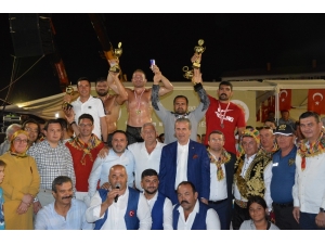 Altın Kiraz’ın Başpehlivanı İsmail Balaban Oldu