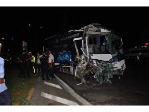 Antalya’da 12 Kişinin Yaralandığı Kazada Kırmızı Işık İhlali İddiası