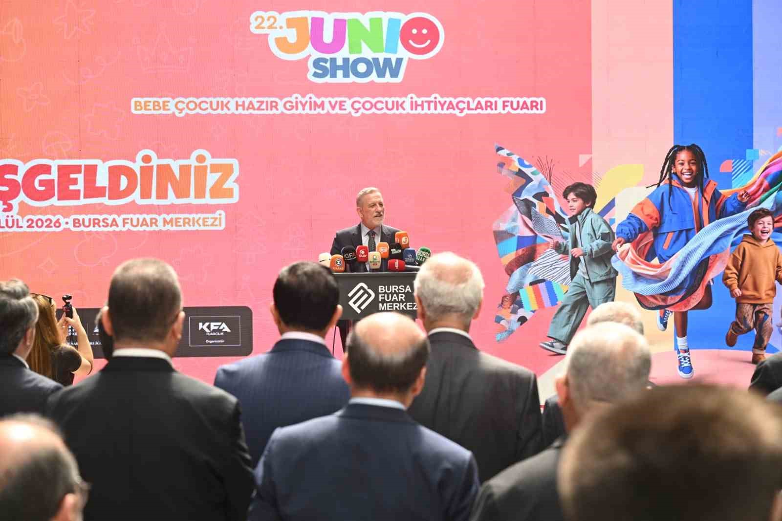 bebe-ve-cocuk-konfeksiyonunun-kuresel-vitrini-junioshow-kapilarini-acti