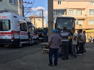 Tekirdağ’da Görünmez Kaza: Otobüs İle Otomobilin Arasında Sıkıştı