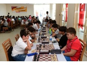 Satrançseverler Çiğli’de Buluştu