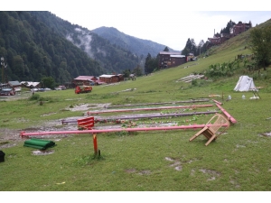 Ayder Salıncaklardan Temizleniyor