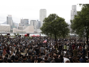 Eğitim Döneminin İlk Gününde Hong Konglu Öğrenciler Sokaklarda