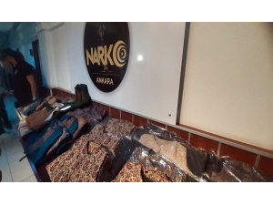 Osmanlı Kaftanlarına Uyuşturucu Emdiren İranlılar Suç Üstü Yakalandı