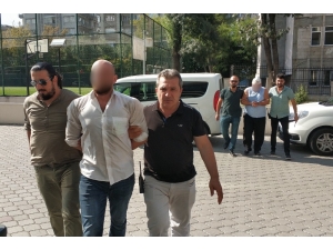 Dur İhtarına Uymayıp Polisi Aracıyla Sürükledi