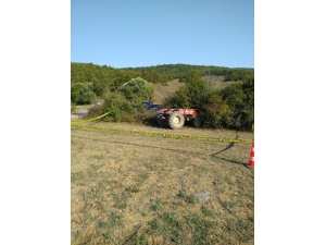 Devrilen Traktörün Altında Kalan Genç Hayatını Kaybetti