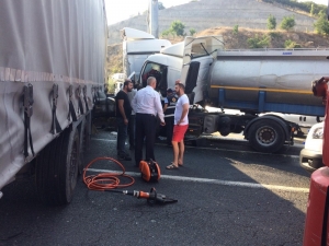 Freni Patlayan Tankerin Sürücüsü Faciayı Önledi