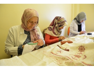 Yakmek’ler Kursiyerlerine Terapi Gibi Geliyor