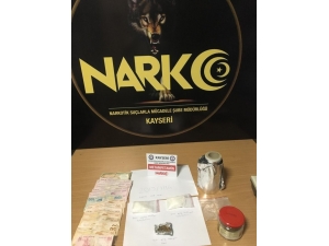 Kayseri Polisi Uyuşturucuya Geçit Vermiyor: 2 Gözaltı