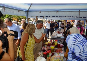 Efeler Belediyesi Üretici Kadınlar Sergisinin Açılışı Yapıldı