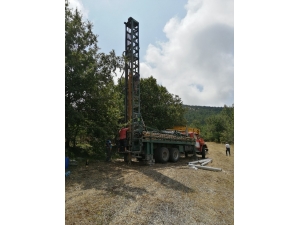 Bin 100 Metre Kotundaki Tarlada Yeraltı Suyu Bulundu
