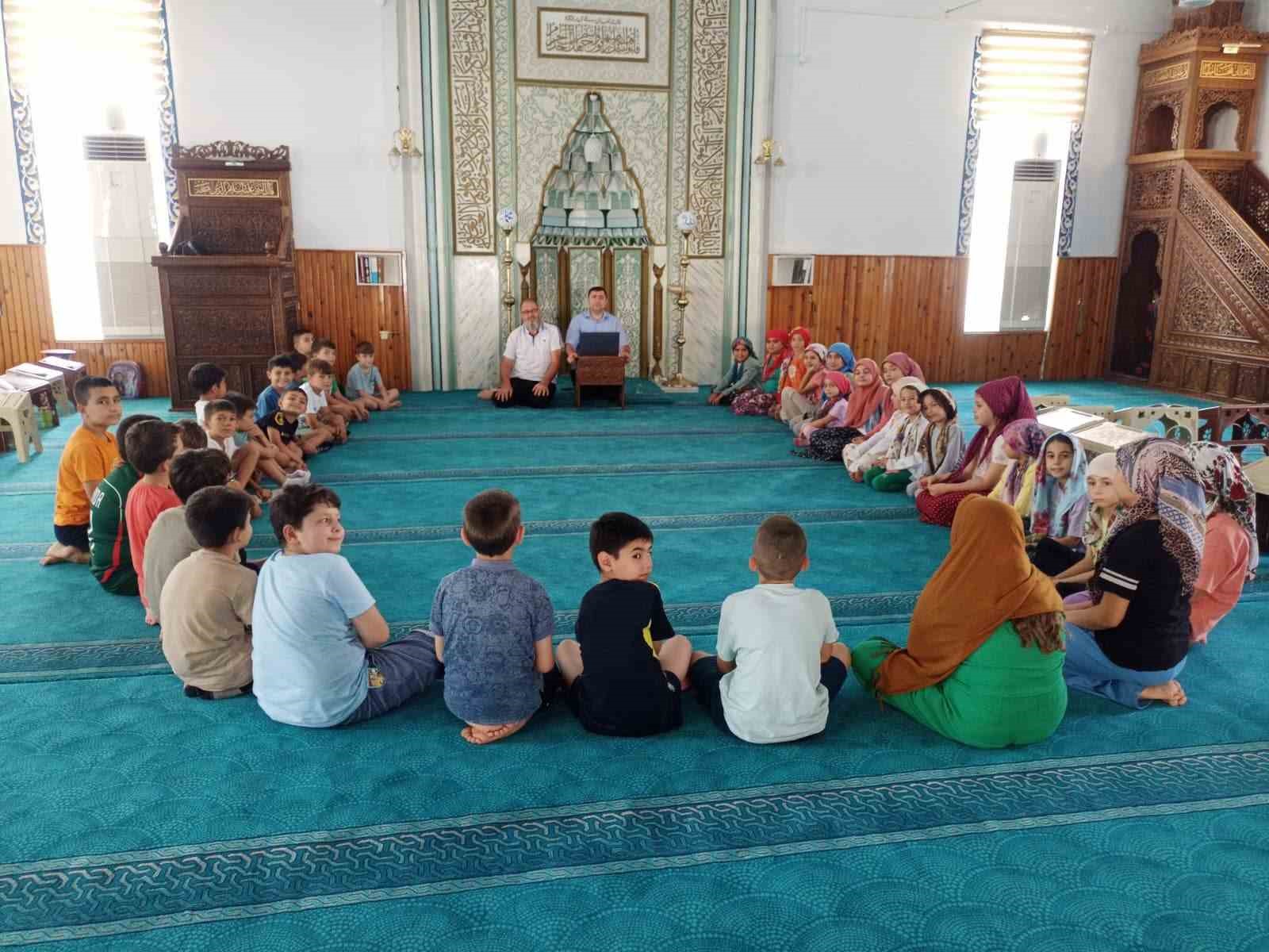 bozdogan-da-yaz-kur-an-kursu-ogrencilerine-bilinclendirme-seminerleri