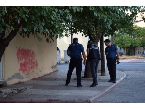 Balkondan Düşen 3 Yaşındaki Çocuk Yaralandı