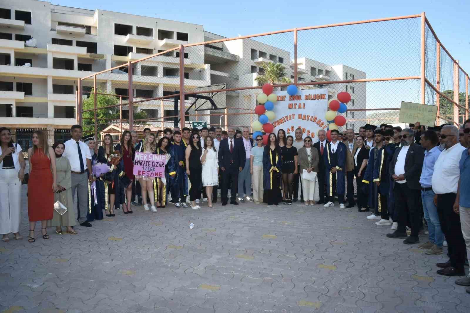 baskan-yapar-genclerin-mezuniyet-coskusuna-ortak-oldu