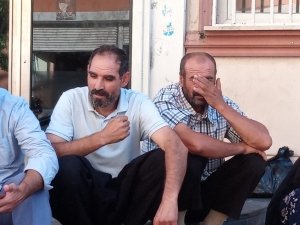 Diyarbakır’da Hdp İl Binası Önünde Çocukları Dağa Kaçırılan Ailelerden Eylem