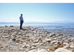 Van Gölü’nde Su Seviye Farkı Düşüyor