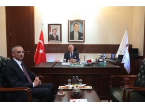 Vali Çakacak, Sivrihisar Kaymakamı Kılıç’ı Kabul Etti