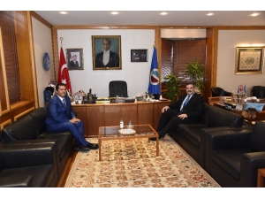 Eskişehir İl Sağlık Müdürü Doç. Dr. Bilge’den Rektör Çomaklı’ya Ziyaret