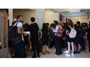 Tiyatro Anasanat Dalı Adayları Yetenek Sınavlarında Ter Döktü