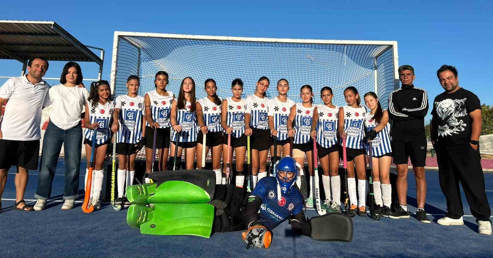 mugla-nin-u14-kiz-hokey-takimi-turkiye-5-incisi-oldu