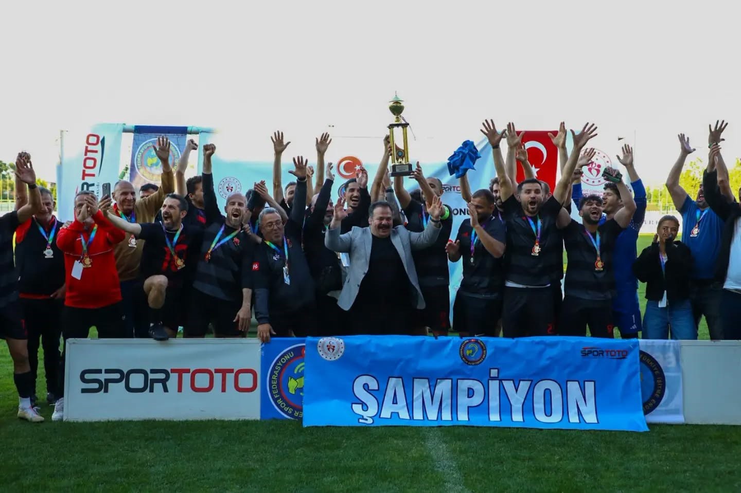 istanbul-sessizler-spor-kulubu-sampiyon-oldu